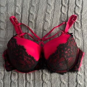 Cacique Red and Black Lace Bra SZ 42D